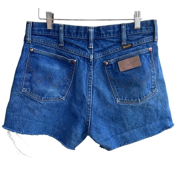 VTG Wrangler Frayed Denim Cutoff High Waist Shorts Sz 33 USA Made Pocket Patch - Picture 3 of 10